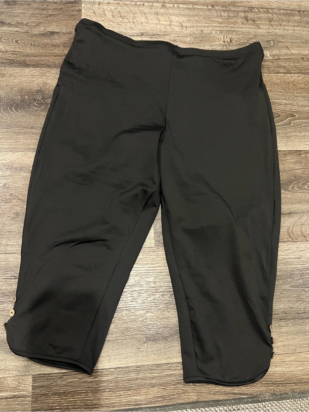Everyday Black Capri Leggings - Unbranded